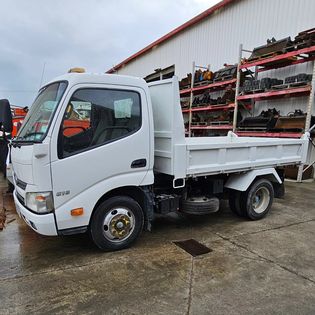 Hino 300 Tipper Truck - Manual