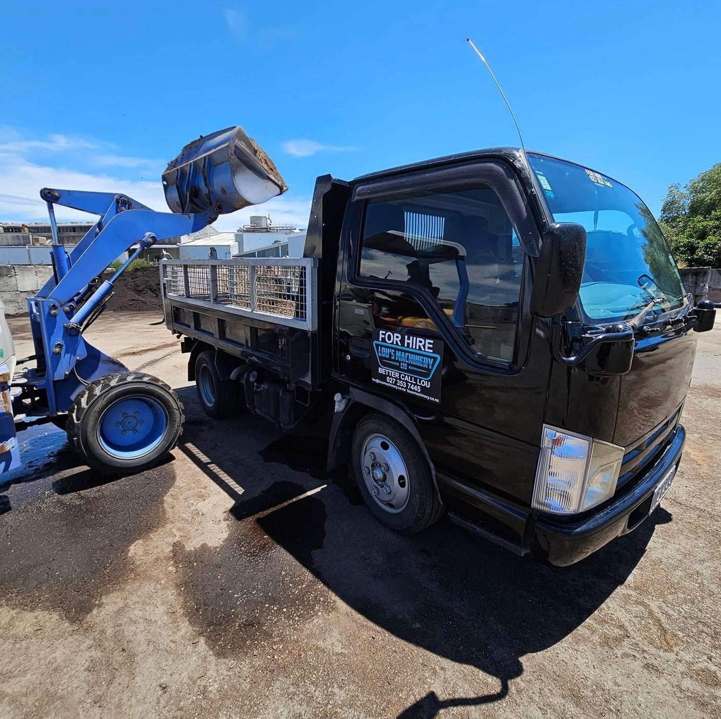 Isuzu Elf Caged Tipper Truck - Automatic